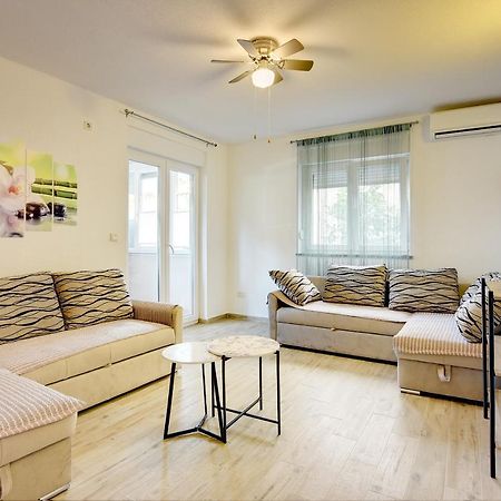 Apartment Mores ميدولين المظهر الخارجي الصورة